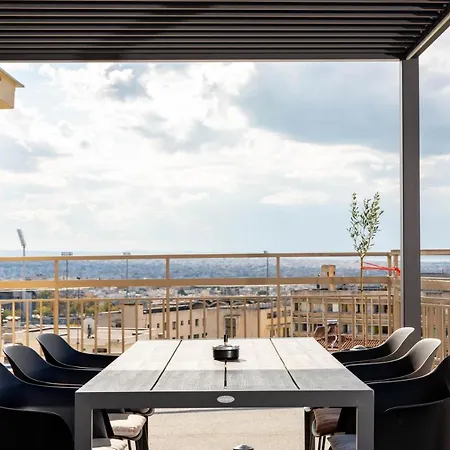 Apartment F & B Collection- 360 View Tiny Penthouse *