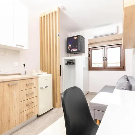 F & B Collection- 360 View Tiny Penthouse Apartment Thessaloniki